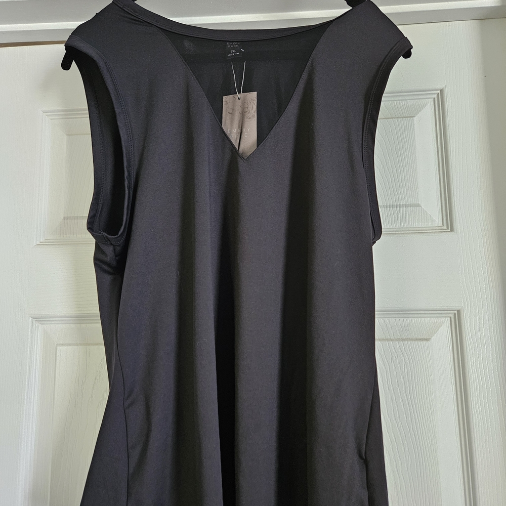 Chic Black V-Neck Tank Top